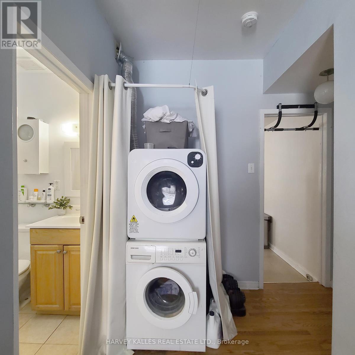 Main - 327 Howland Avenue, Toronto, Ontario  M5R 3C1 - Photo 9 - C12799758