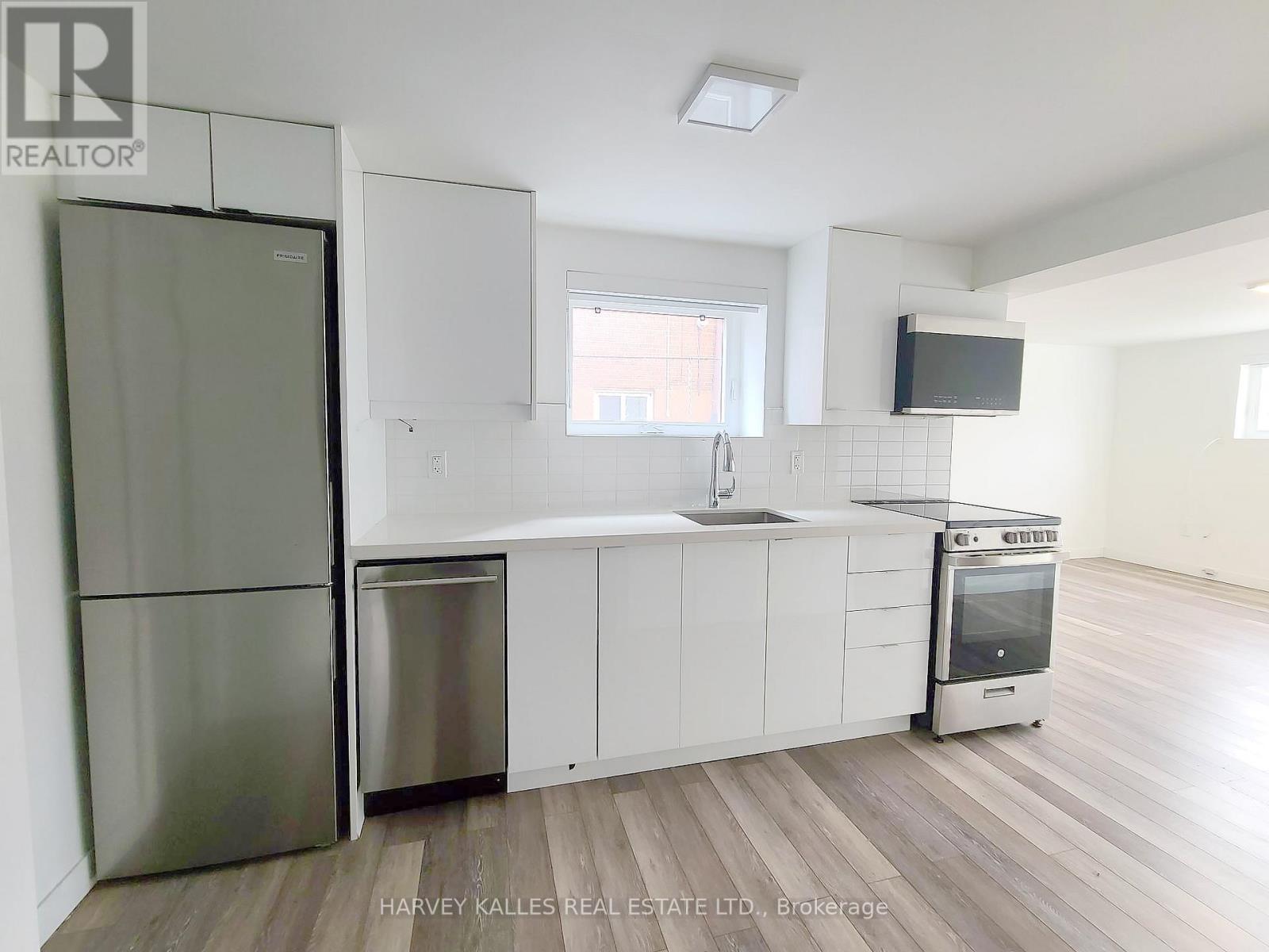 2 - 521 Browns Line, Toronto, Ontario  M8W 3V1 - Photo 4 - W12805154