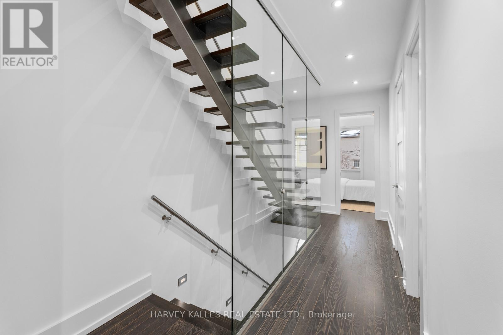 5a Sylvan Avenue, Toronto, Ontario  M6H 1G2 - Photo 12 - C12807864