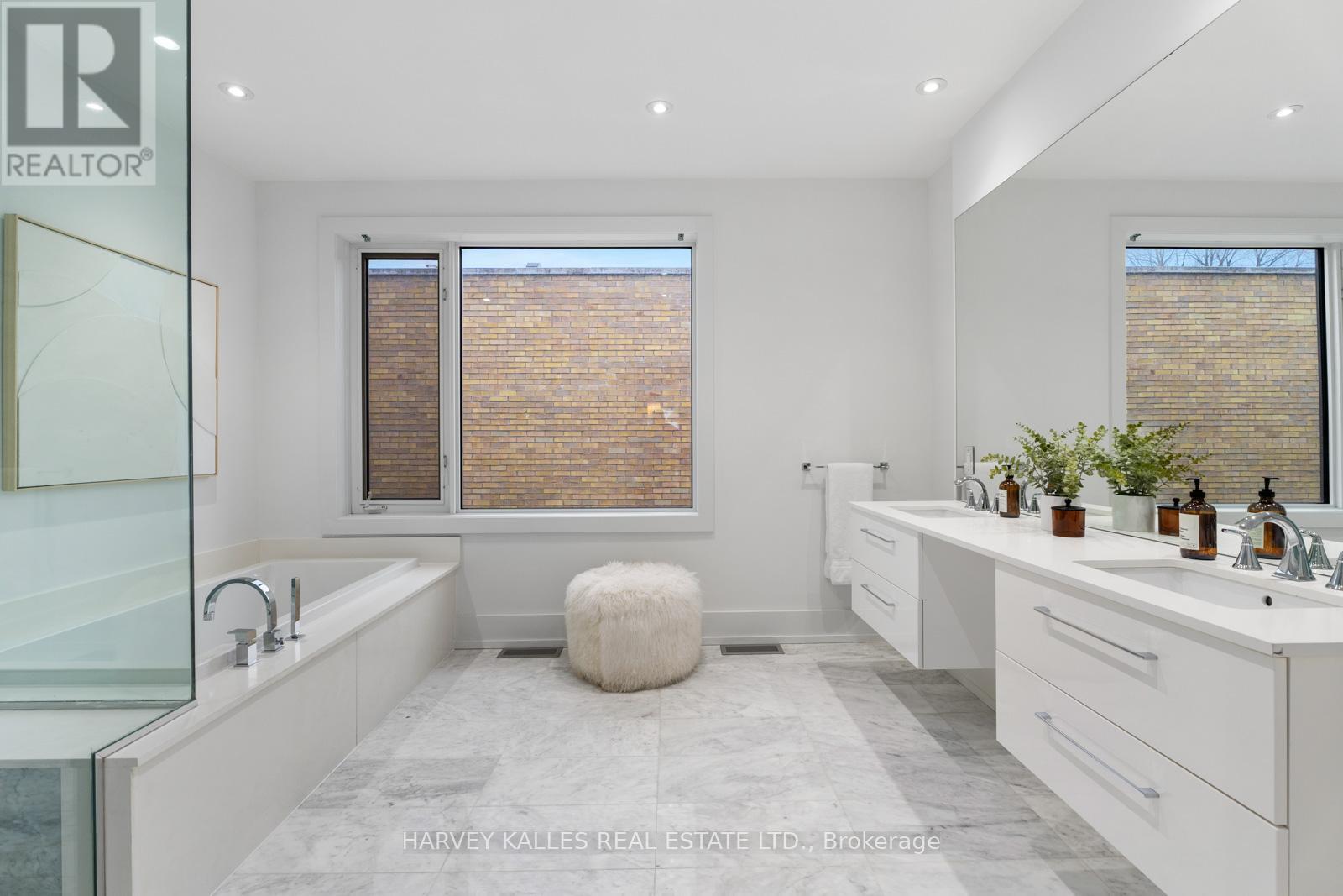 5a Sylvan Avenue, Toronto, Ontario  M6H 1G2 - Photo 17 - C12807864