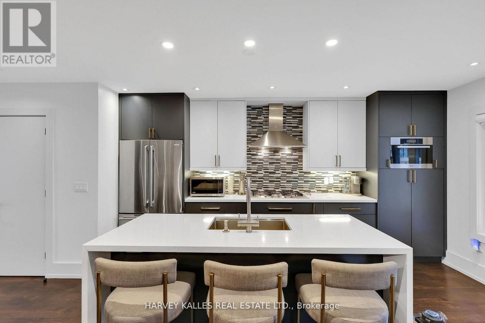 378 Elm Road, Toronto, Ontario  M5M 3V8 - Photo 11 - C12811786