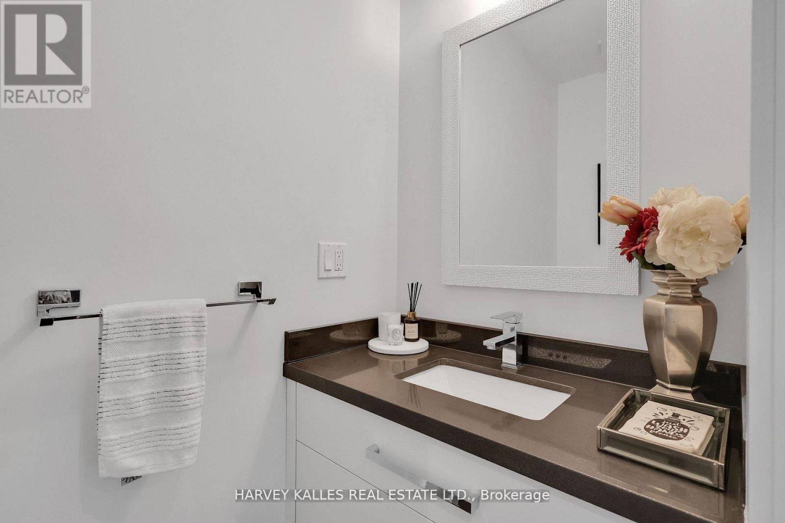 378 Elm Road, Toronto, Ontario  M5M 3V8 - Photo 19 - C12811786