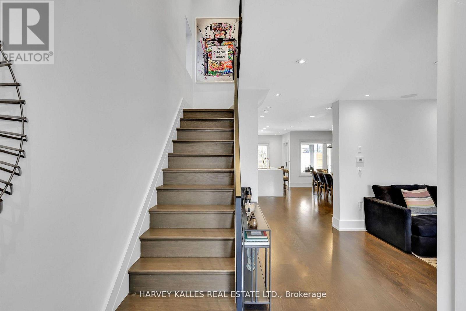 378 Elm Road, Toronto, Ontario  M5M 3V8 - Photo 5 - C12811786