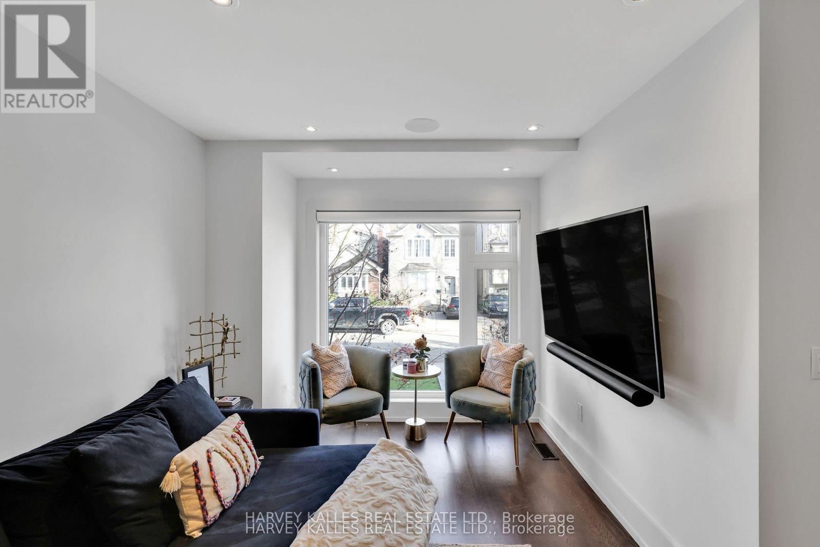 378 Elm Road, Toronto, Ontario  M5M 3V8 - Photo 8 - C12811786