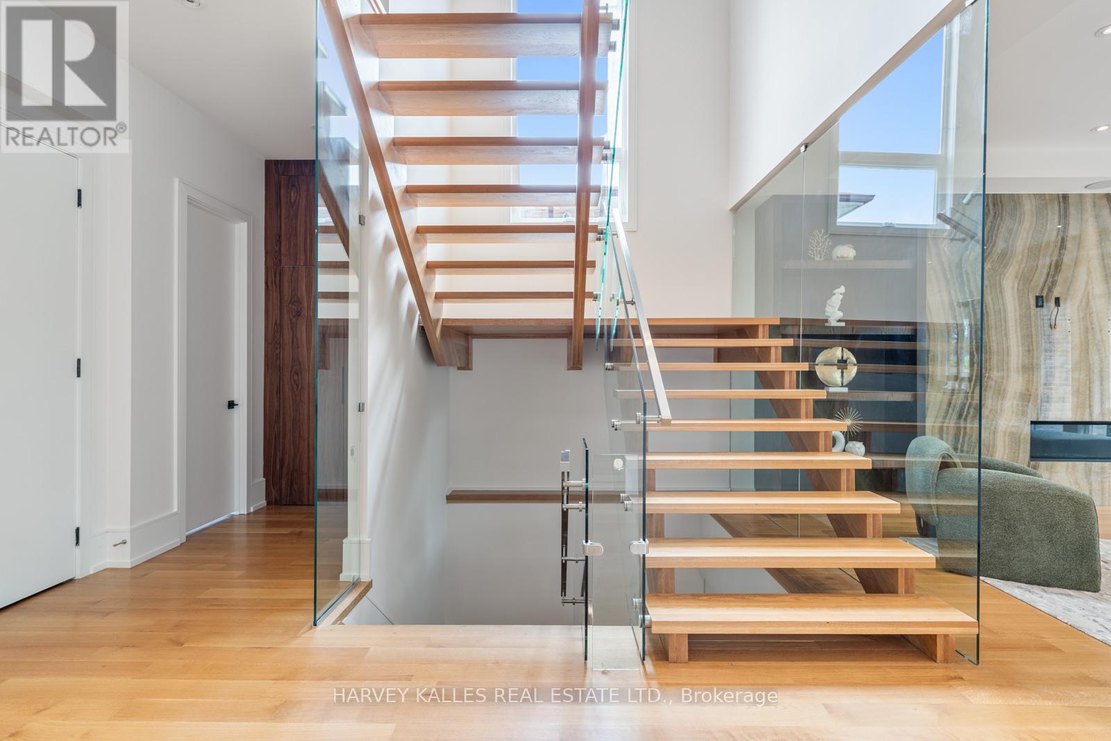 64 Centre Avenue, Toronto, Ontario  M2M 2L5 - Photo 33 - C12813608