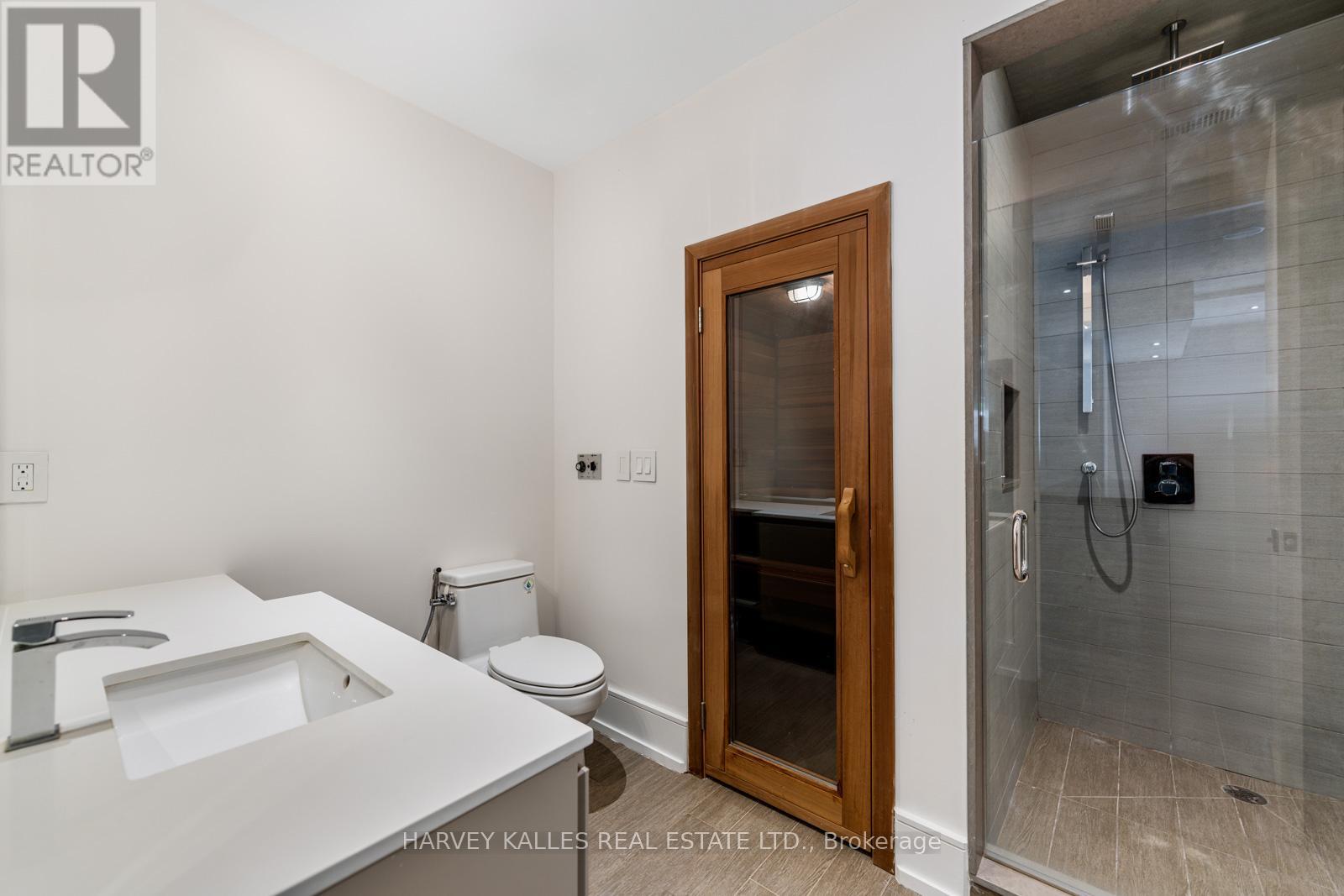 64 Centre Avenue, Toronto, Ontario  M2M 2L5 - Photo 38 - C12813608