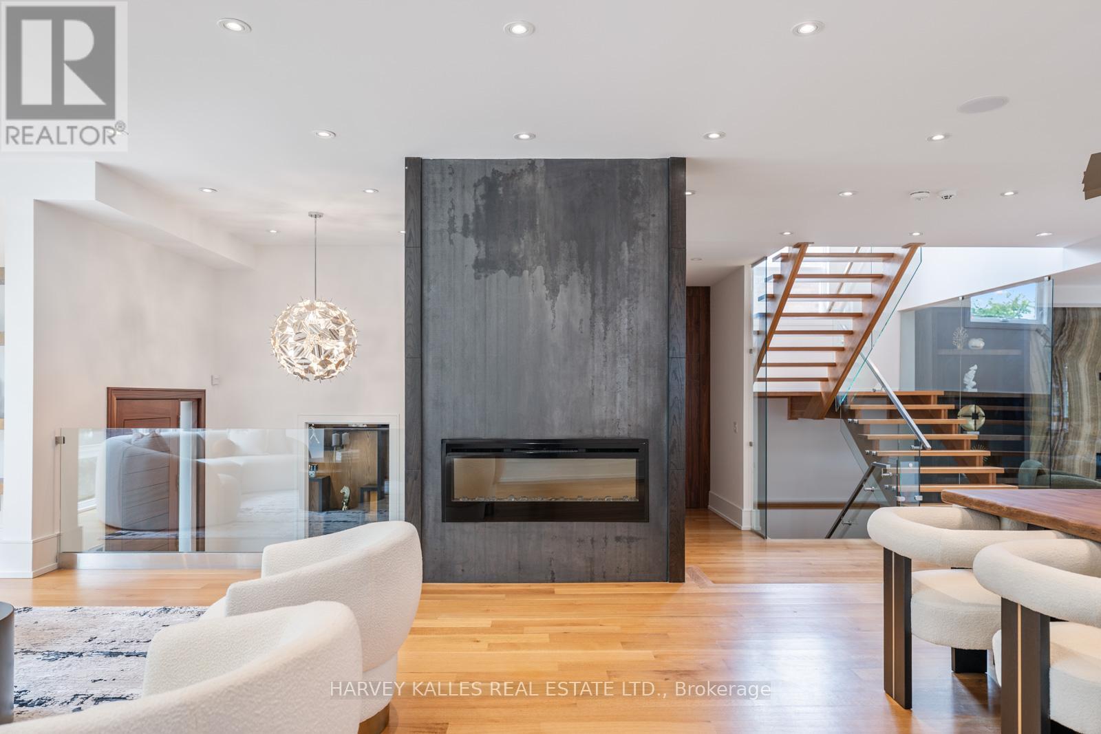 64 Centre Avenue, Toronto, Ontario  M2M 2L5 - Photo 7 - C12813608