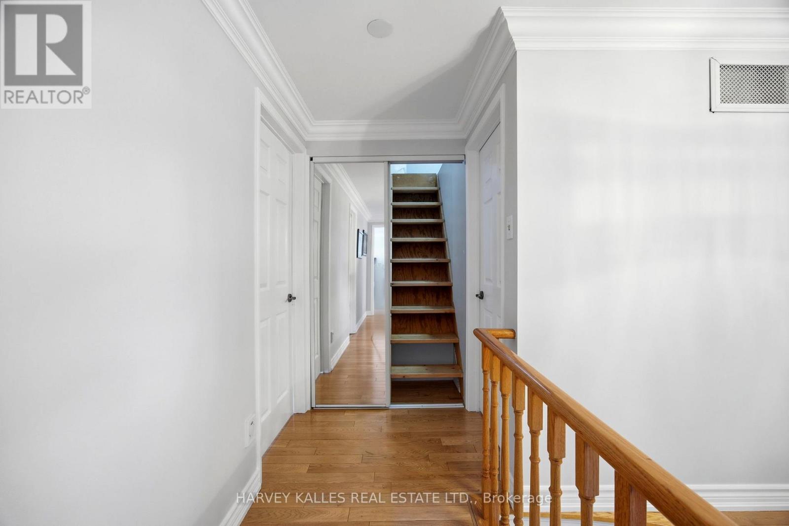 682 Willowbank Trail, Mississauga, Ontario  L4W 3L8 - Photo 20 - W12815034