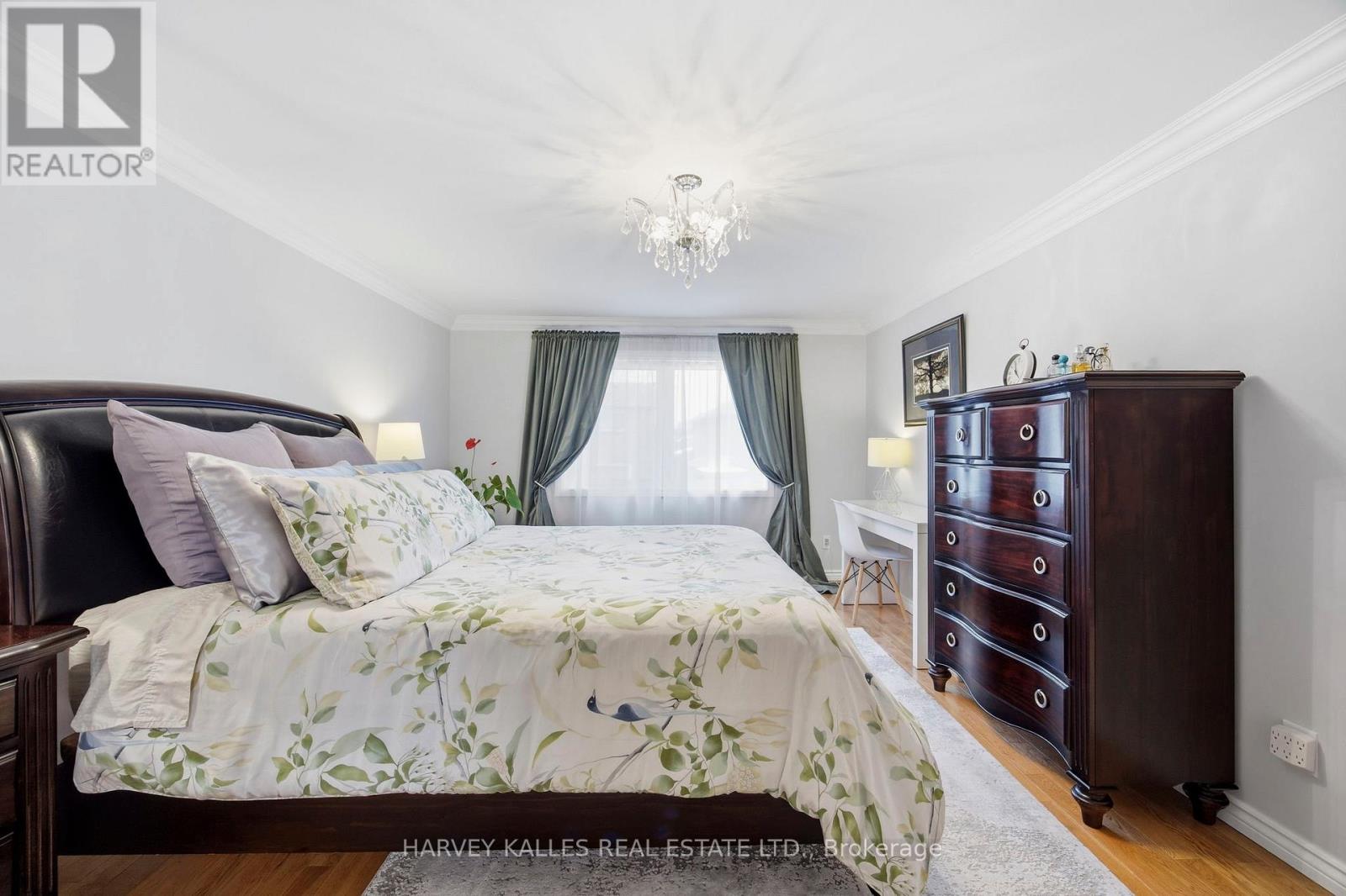 682 Willowbank Trail, Mississauga, Ontario  L4W 3L8 - Photo 28 - W12815034