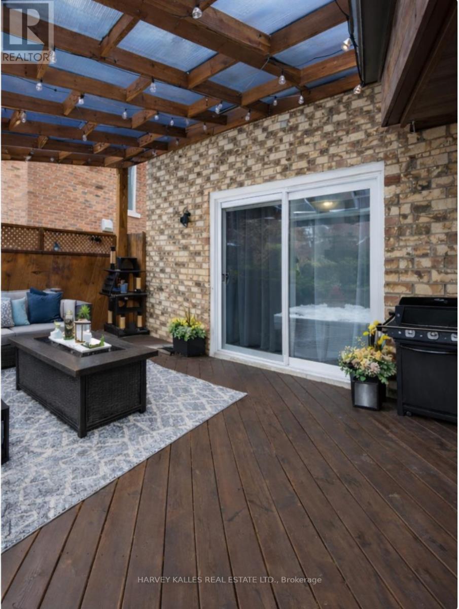 682 Willowbank Trail, Mississauga, Ontario  L4W 3L8 - Photo 43 - W12815034