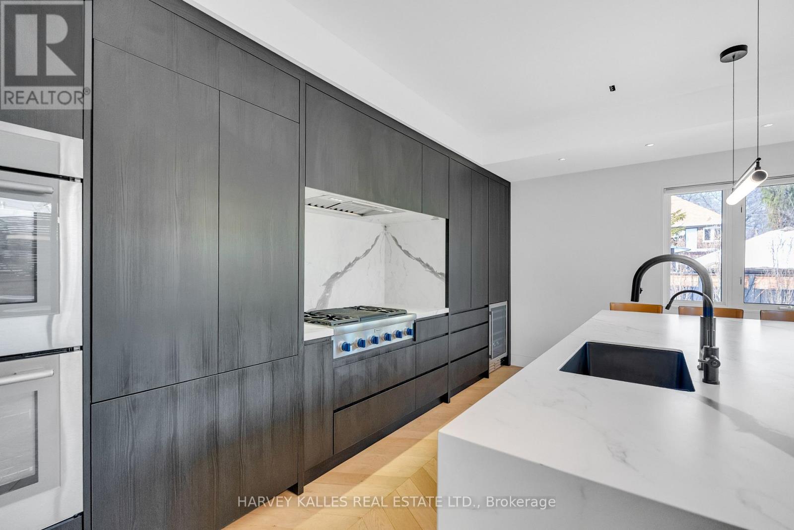 4 Belvedere Boulevard, Toronto, Ontario  M8X 1K1 - Photo 18 - W12815244