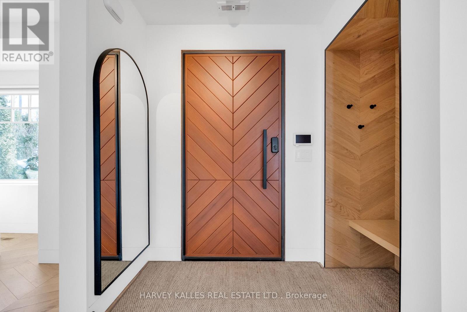 4 Belvedere Boulevard, Toronto, Ontario  M8X 1K1 - Photo 4 - W12815244