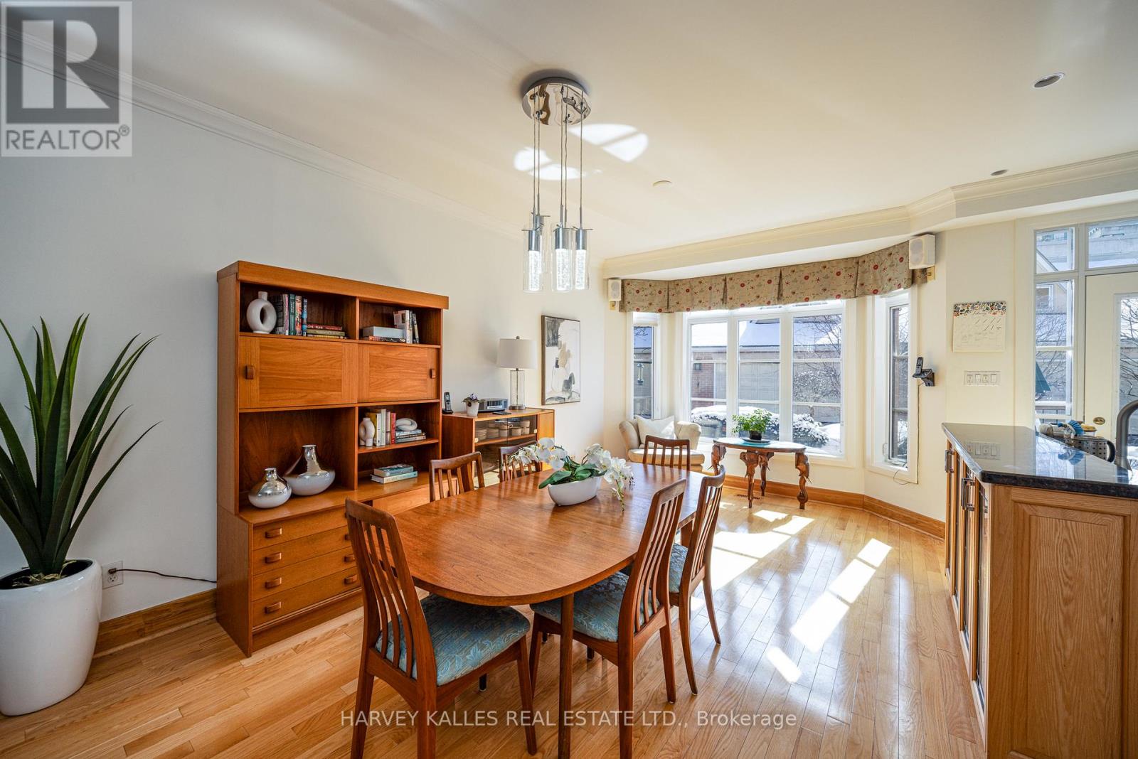 51 Shaftesbury Avenue, Toronto, Ontario  M4T 3B3 - Photo 11 - C12817956