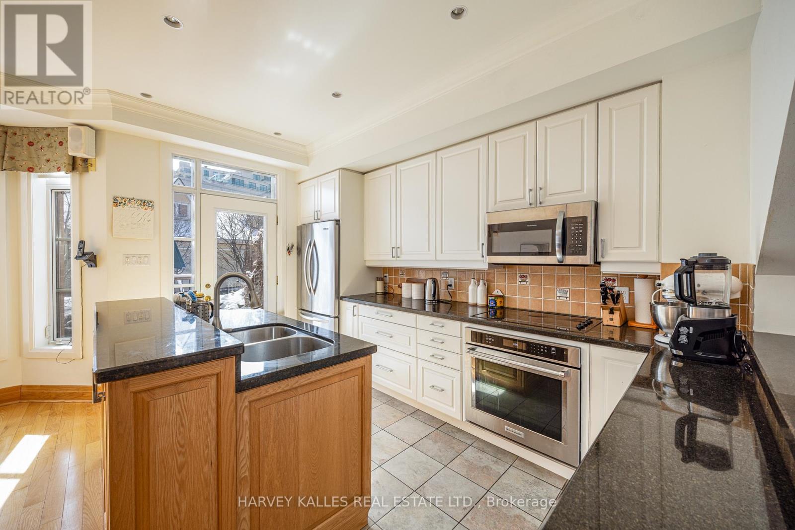 51 Shaftesbury Avenue, Toronto, Ontario  M4T 3B3 - Photo 7 - C12817956