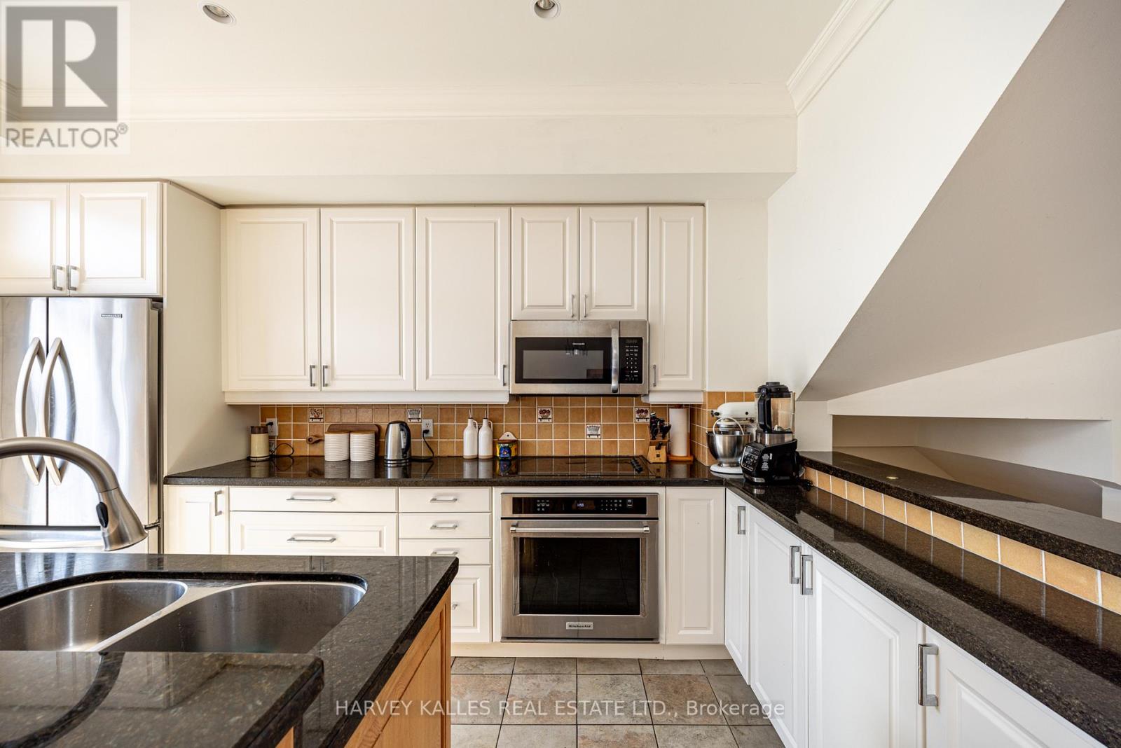 51 Shaftesbury Avenue, Toronto, Ontario  M4T 3B3 - Photo 9 - C12817956