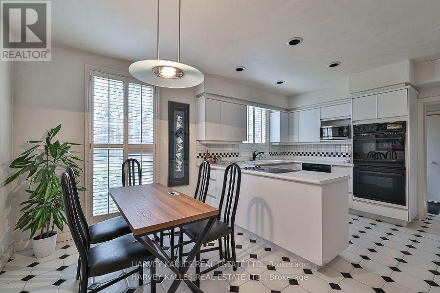 38 Fifeshire Road, Toronto, Ontario  M2L 2G6 - Photo 10 - C12818298