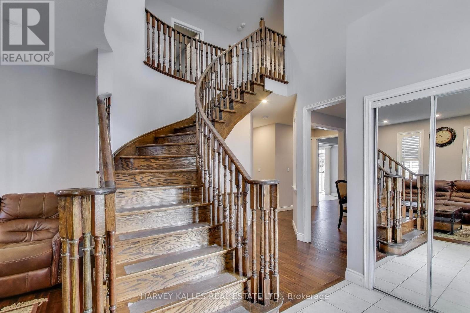 29 Ness Road, Brampton, Ontario  L6Y 5N9 - Photo 6 - W12818992