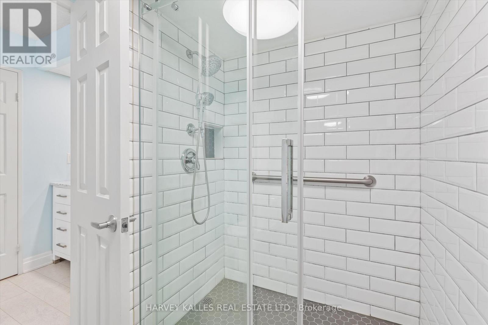 1205 - 131 Beecroft Road, Toronto, Ontario  M2N 6G9 - Photo 18 - C12821360