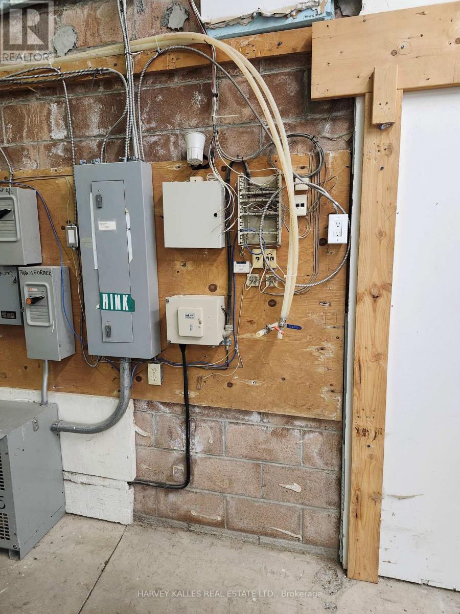 288 Speers Road, Oakville, Ontario  L6K 2E9 - Photo 10 - W12823722