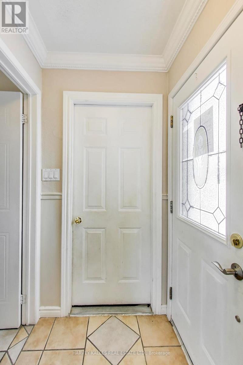 318 Hansen Boulevard, Orangeville, Ontario  L9W 4M2 - Photo 3 - W12824418