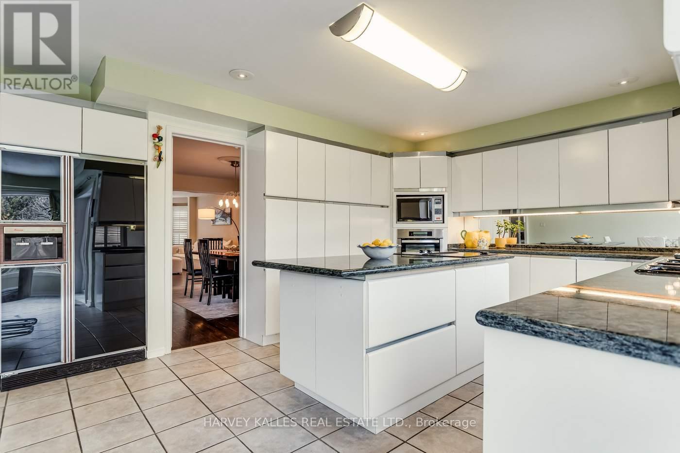 145 Franklin Avenue, Vaughan, Ontario  L4J 4X6 - Photo 13 - N12824652