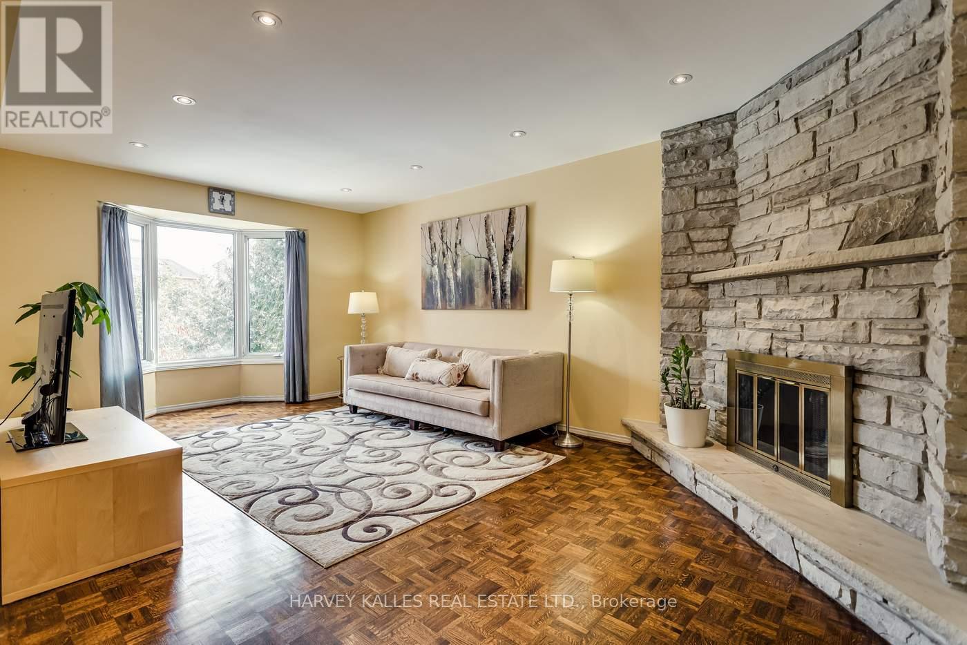 145 Franklin Avenue, Vaughan, Ontario  L4J 4X6 - Photo 14 - N12824652