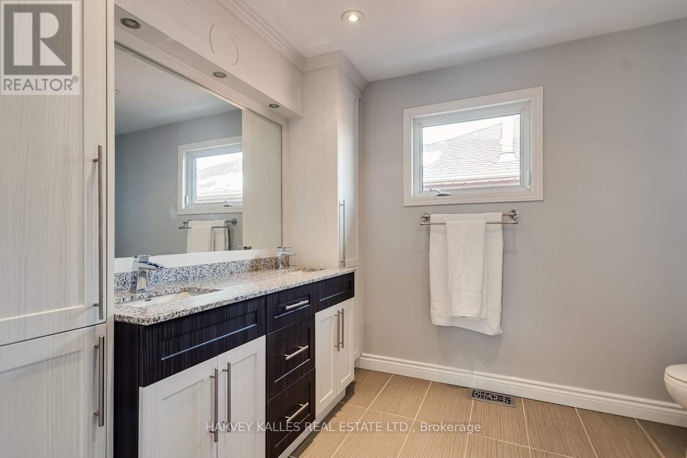 145 Franklin Avenue, Vaughan, Ontario  L4J 4X6 - Photo 35 - N12824652