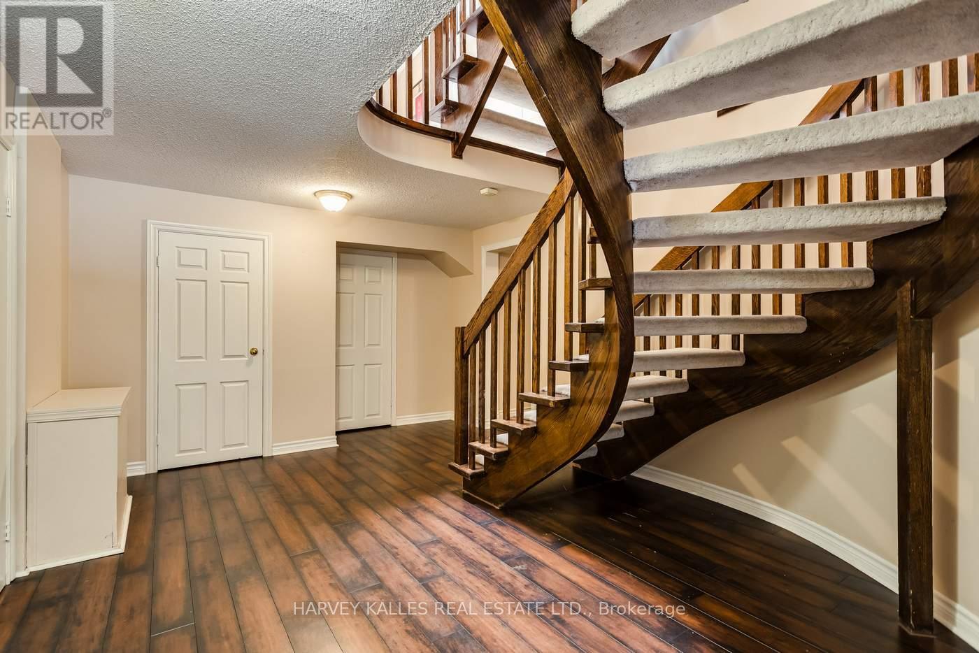 145 Franklin Avenue, Vaughan, Ontario  L4J 4X6 - Photo 38 - N12824652