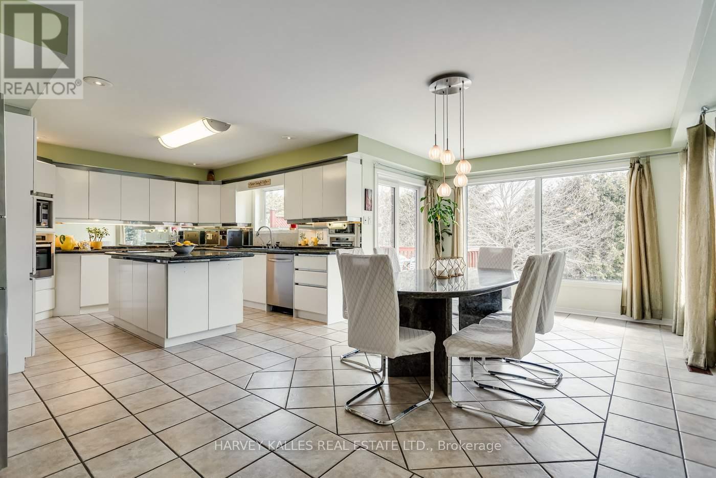 145 Franklin Avenue, Vaughan, Ontario  L4J 4X6 - Photo 9 - N12824652