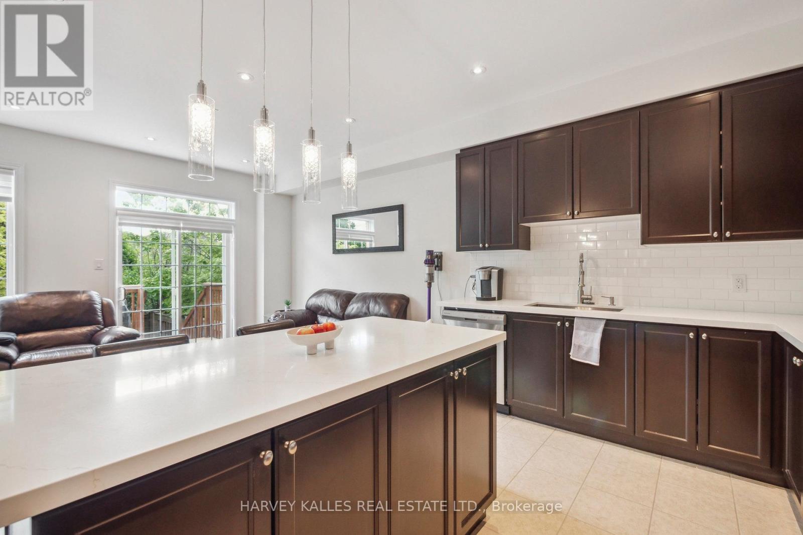 45 - 8777 Dufferin Street, Vaughan, Ontario  L4J 8W3 - Photo 21 - N12824868