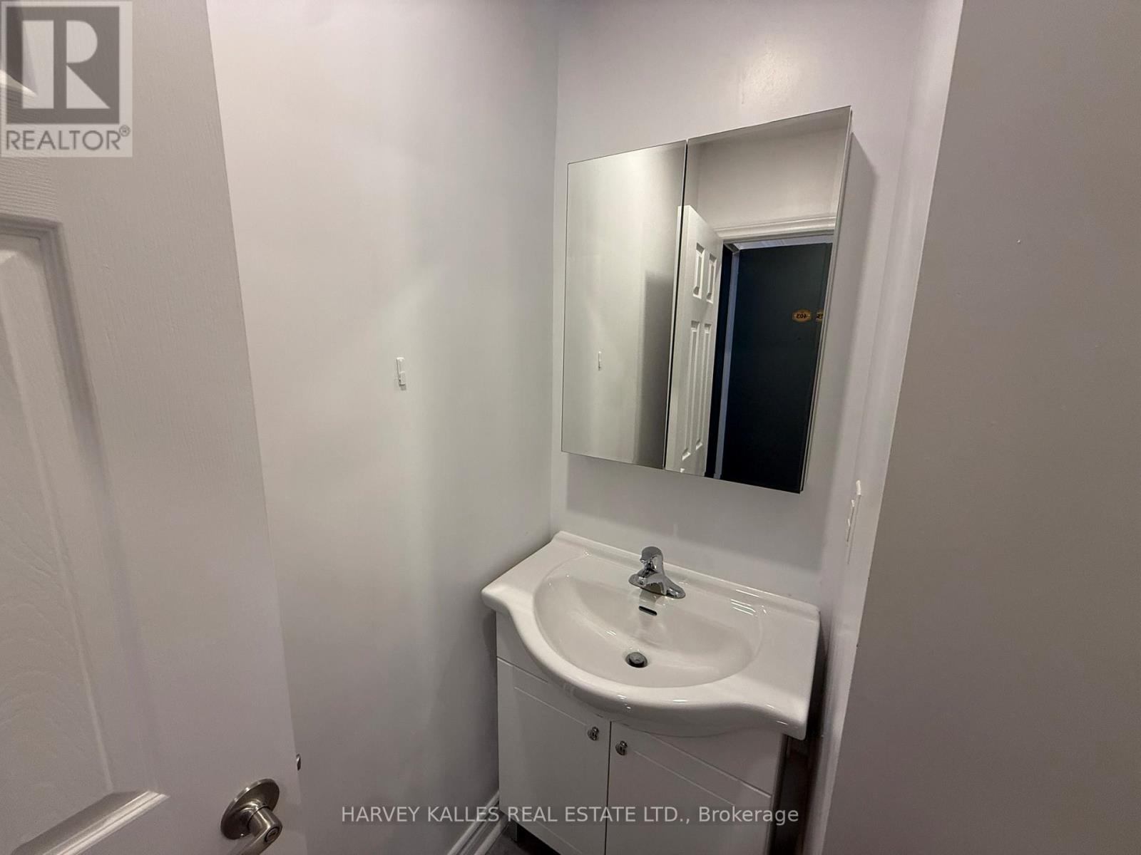 403 - 180 Vaughan Road, Toronto, Ontario  M6C 2M3 - Photo 8 - C12827328