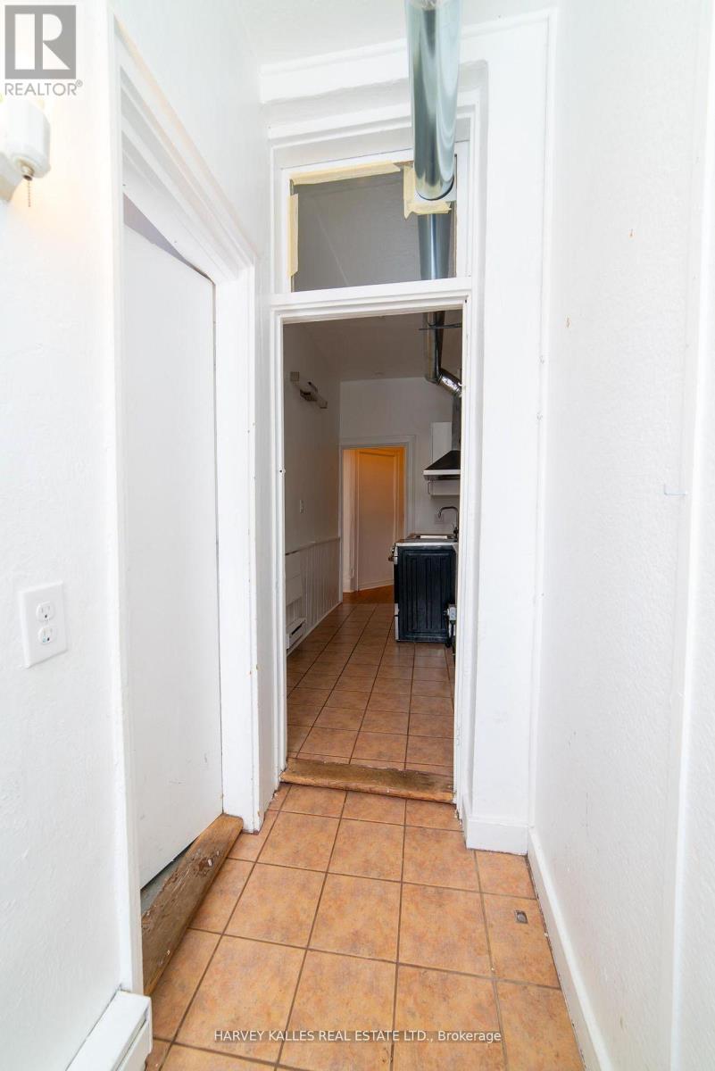 100 - 678 Huron Street, Toronto, Ontario  M5R 2R9 - Photo 3 - C12831386