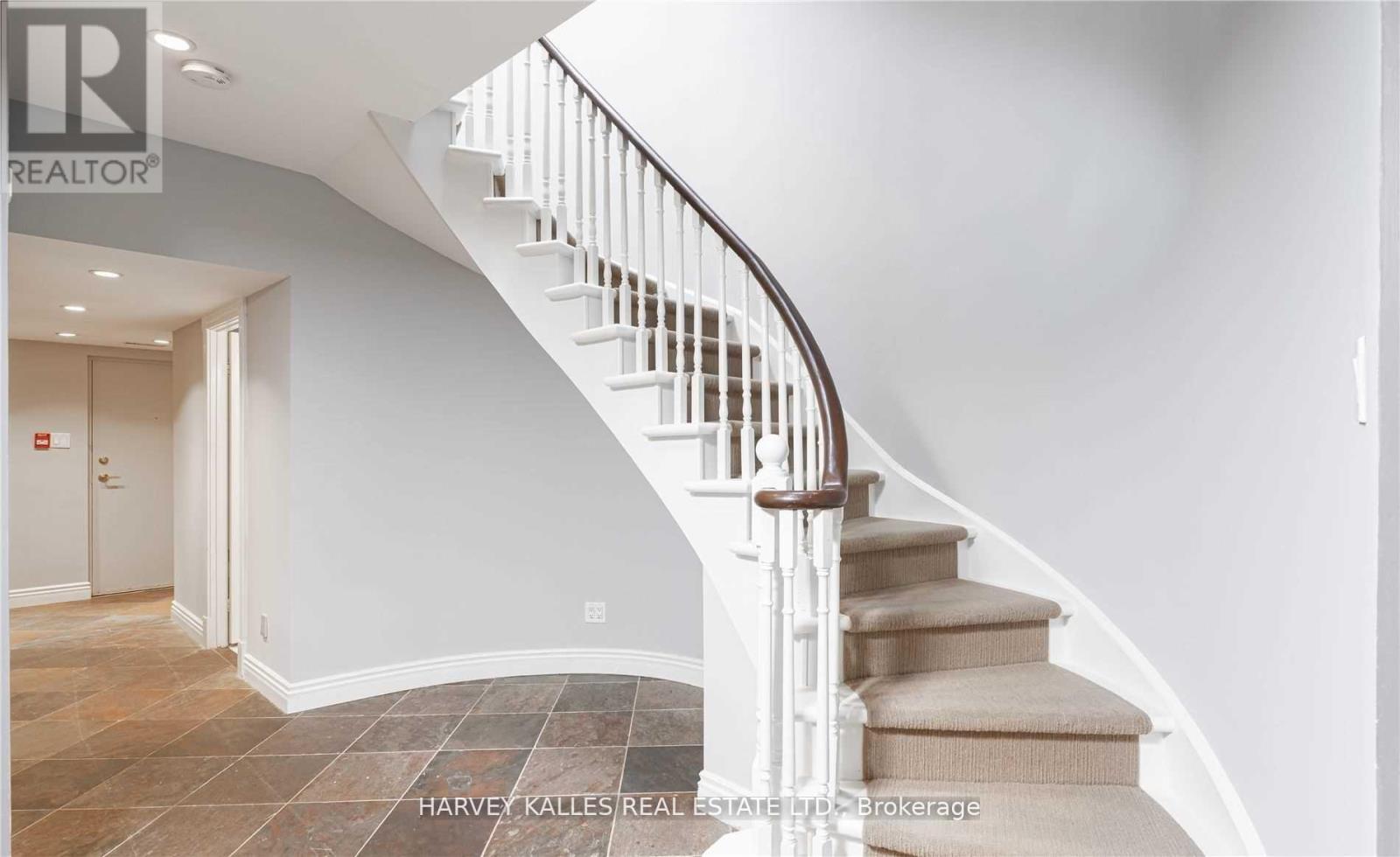 22 Lower Village Gate, Toronto, Ontario  M5P 3L7 - Photo 28 - C12833802