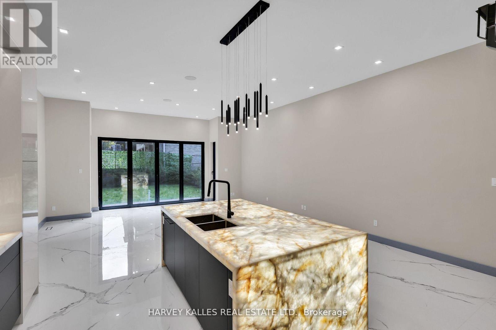 71 Ardmore Road, Toronto, Ontario  M5P 1V4 - Photo 11 - C12834014