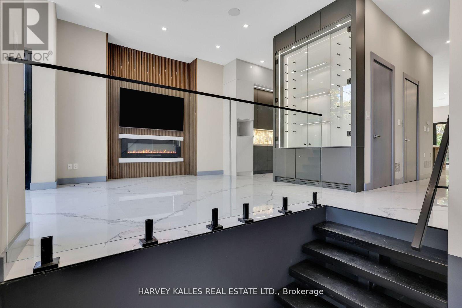 71 Ardmore Road, Toronto, Ontario  M5P 1V4 - Photo 3 - C12834014