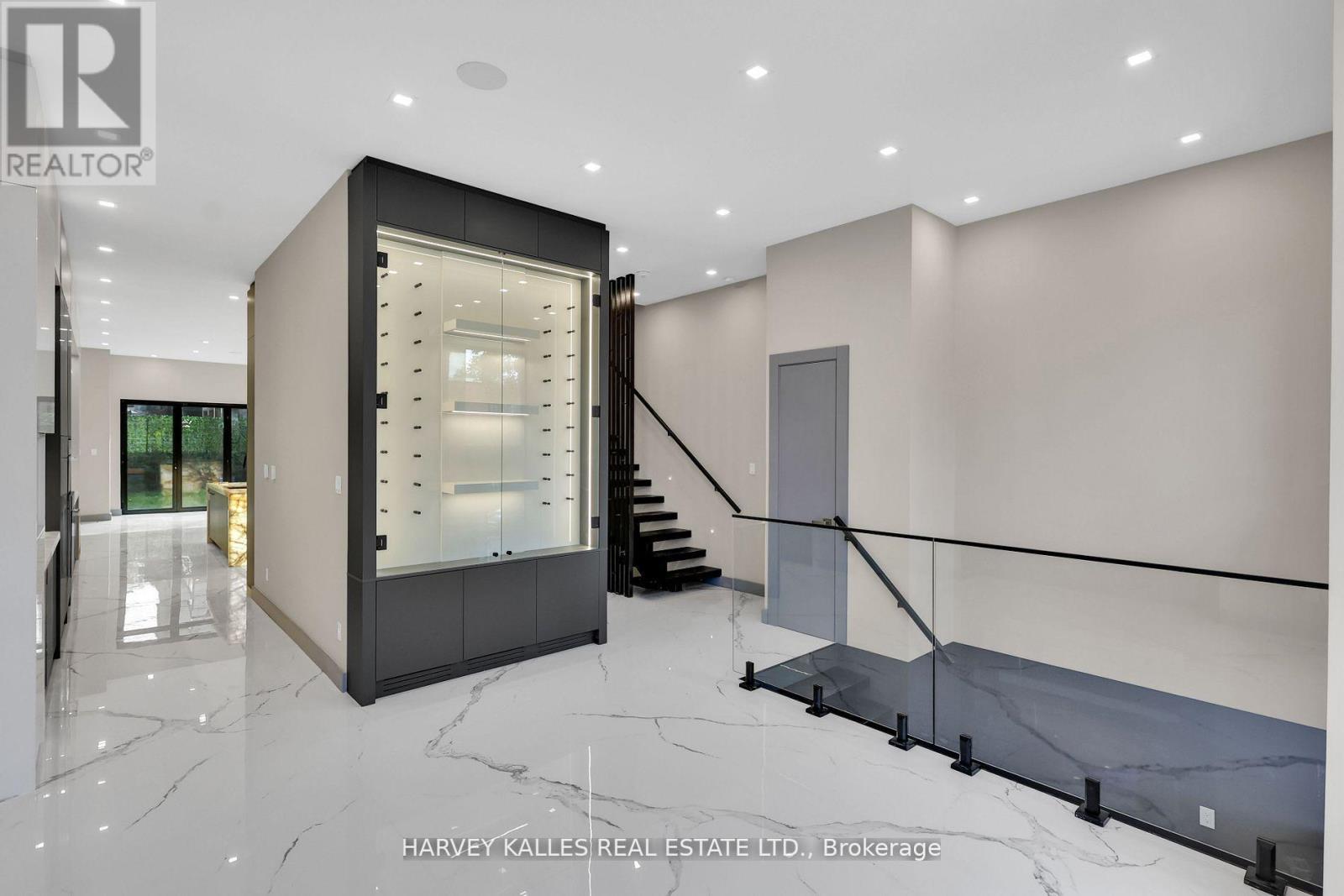 71 Ardmore Road, Toronto, Ontario  M5P 1V4 - Photo 6 - C12834014