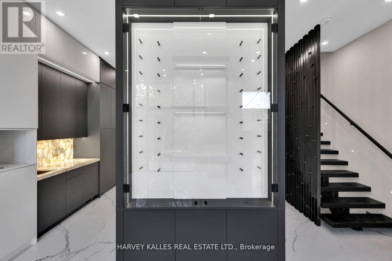 71 Ardmore Road, Toronto, Ontario  M5P 1V4 - Photo 7 - C12834014