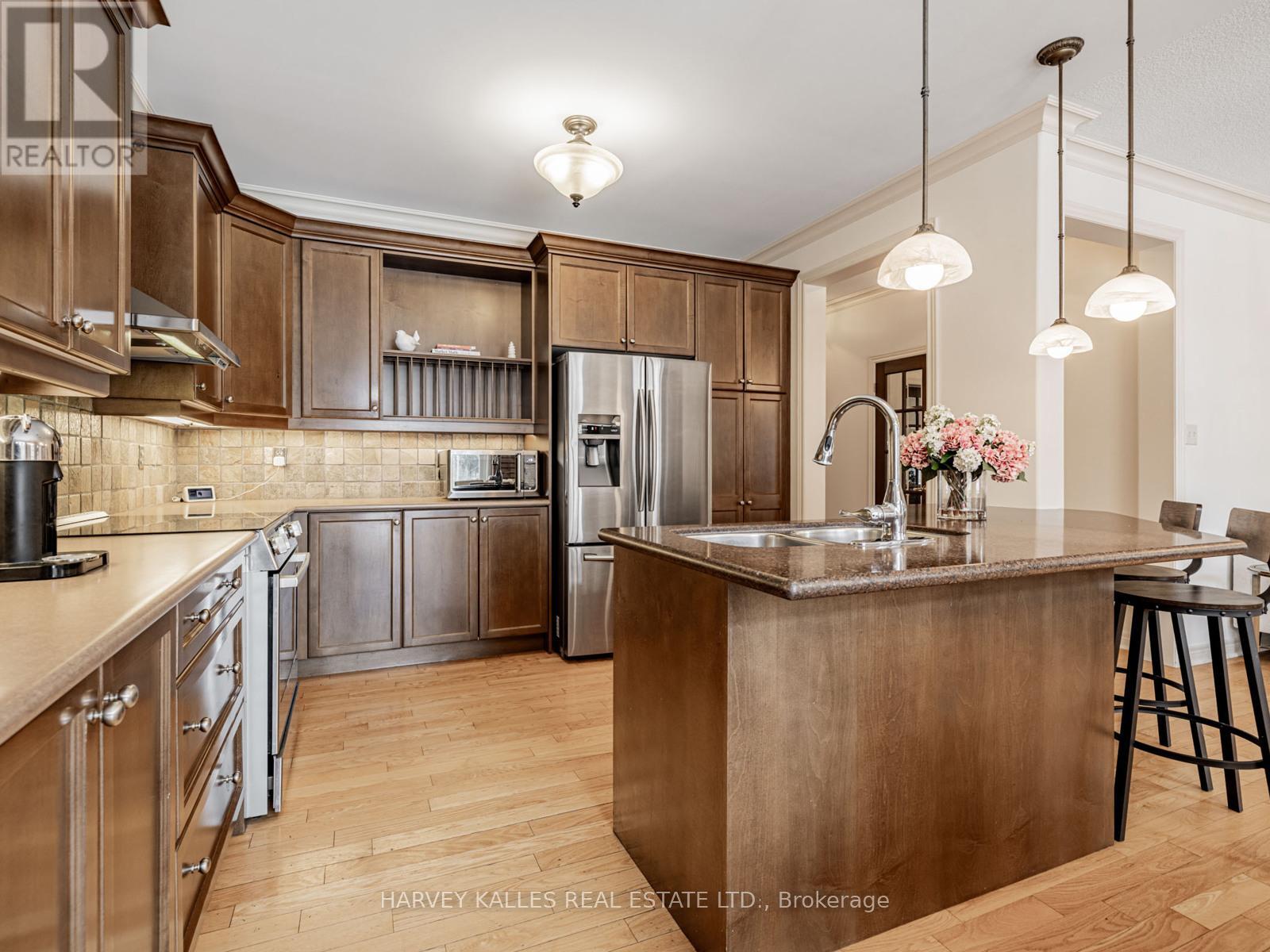 12 Barberry Crescent, Richmond Hill, Ontario  L4E 4S5 - Photo 17 - N12835098