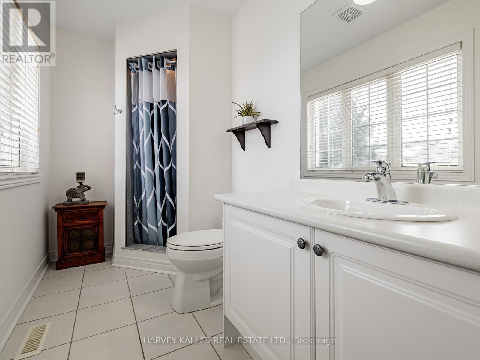 12 Barberry Crescent, Richmond Hill, Ontario  L4E 4S5 - Photo 29 - N12835098