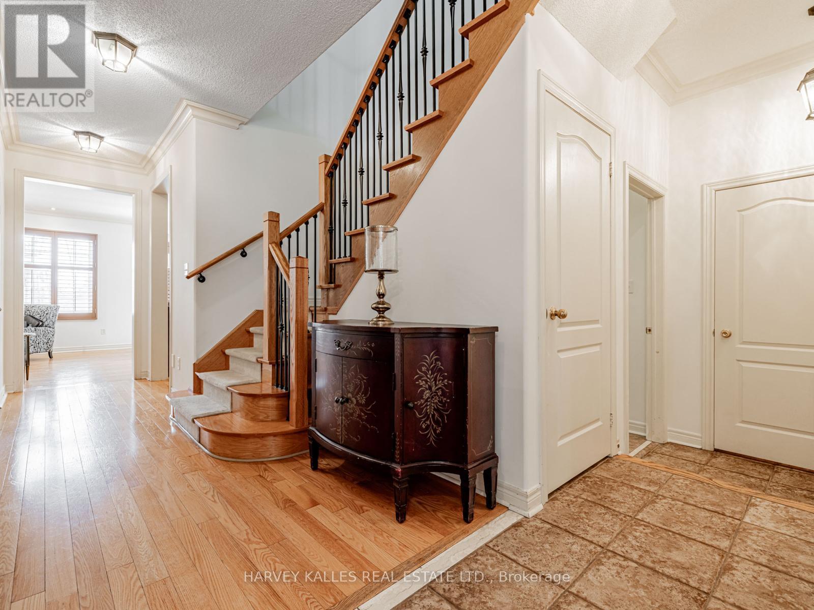 12 Barberry Crescent, Richmond Hill, Ontario  L4E 4S5 - Photo 8 - N12835098