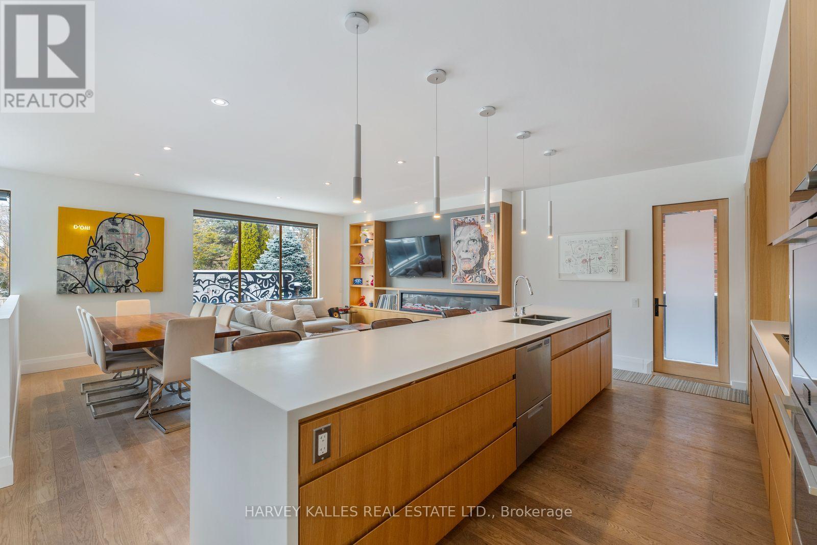 B - 34 Coulson Avenue, Toronto, Ontario  M4V 1Y5 - Photo 10 - C12838352