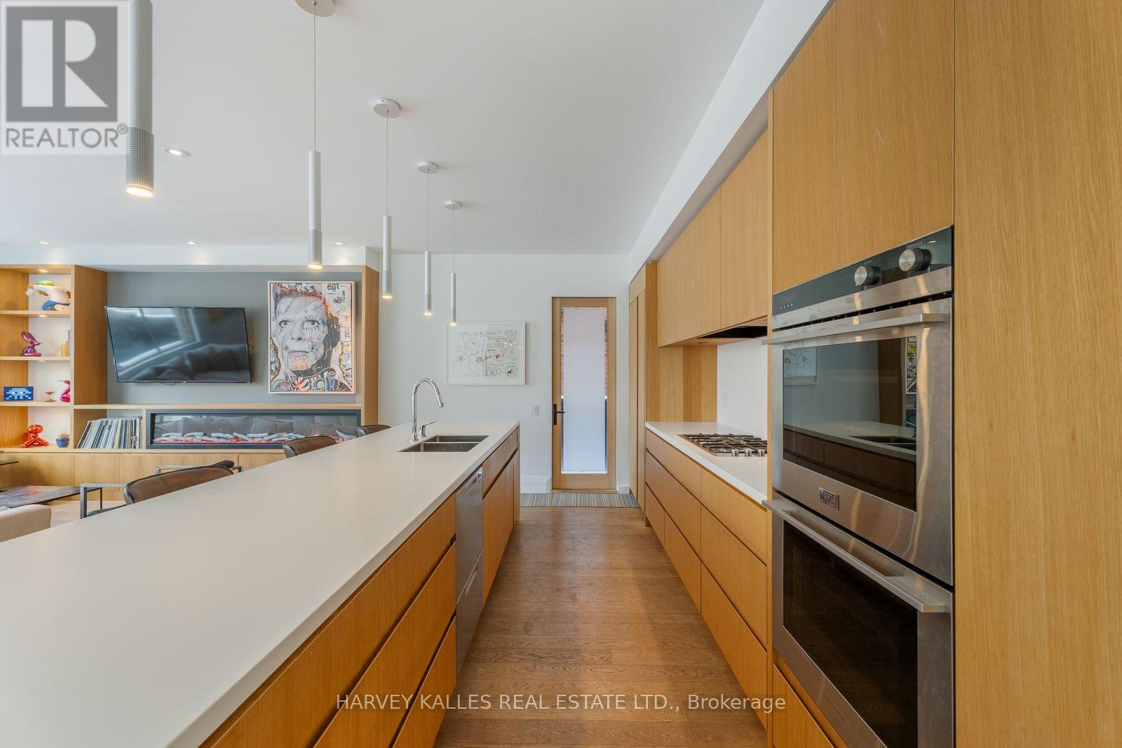 B - 34 Coulson Avenue, Toronto, Ontario  M4V 1Y5 - Photo 12 - C12838352