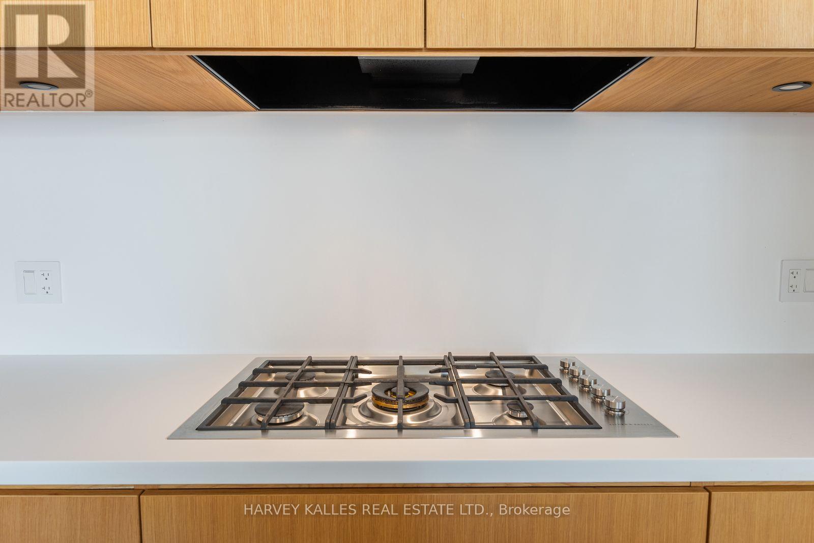 B - 34 Coulson Avenue, Toronto, Ontario  M4V 1Y5 - Photo 13 - C12838352