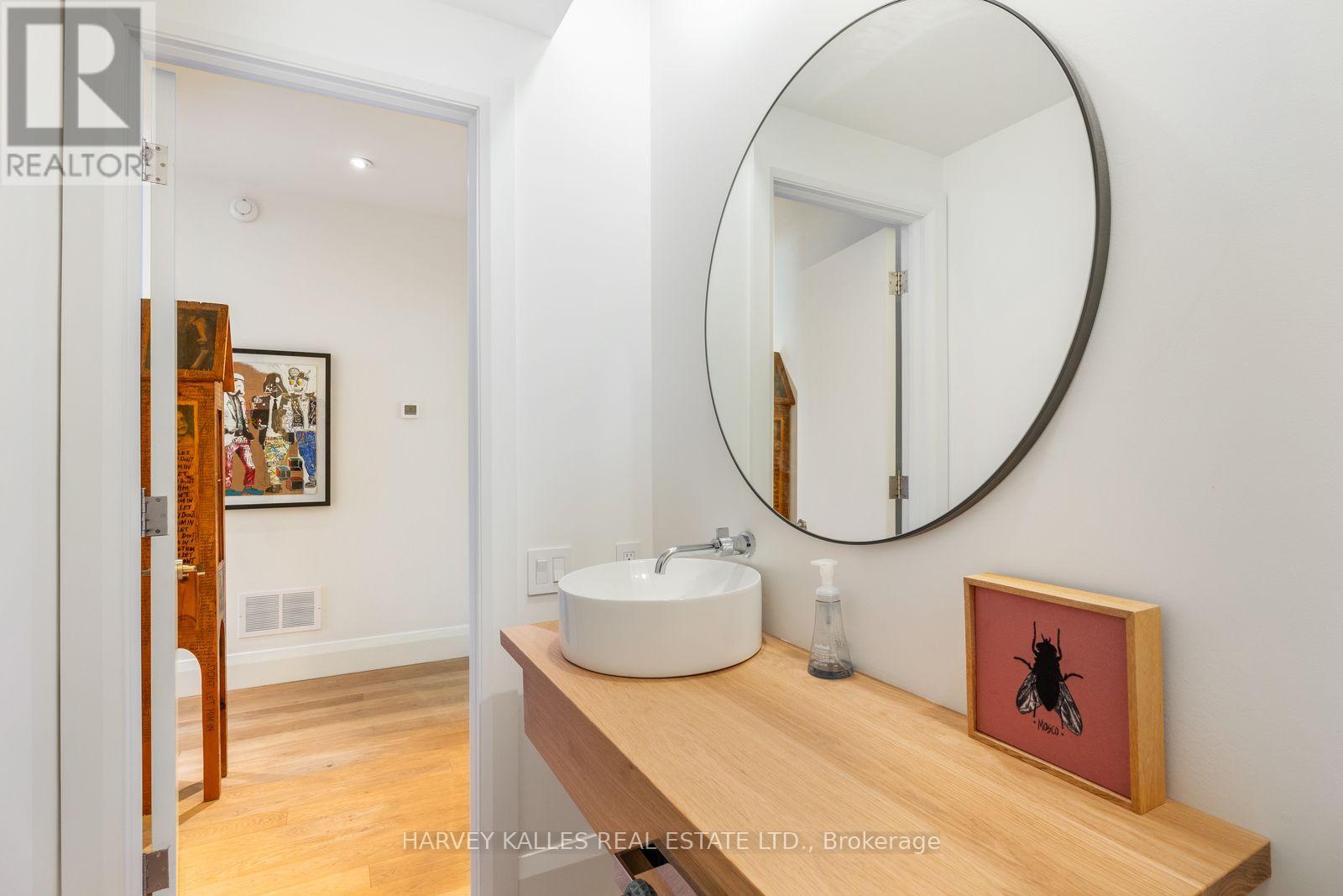 B - 34 Coulson Avenue, Toronto, Ontario  M4V 1Y5 - Photo 17 - C12838352