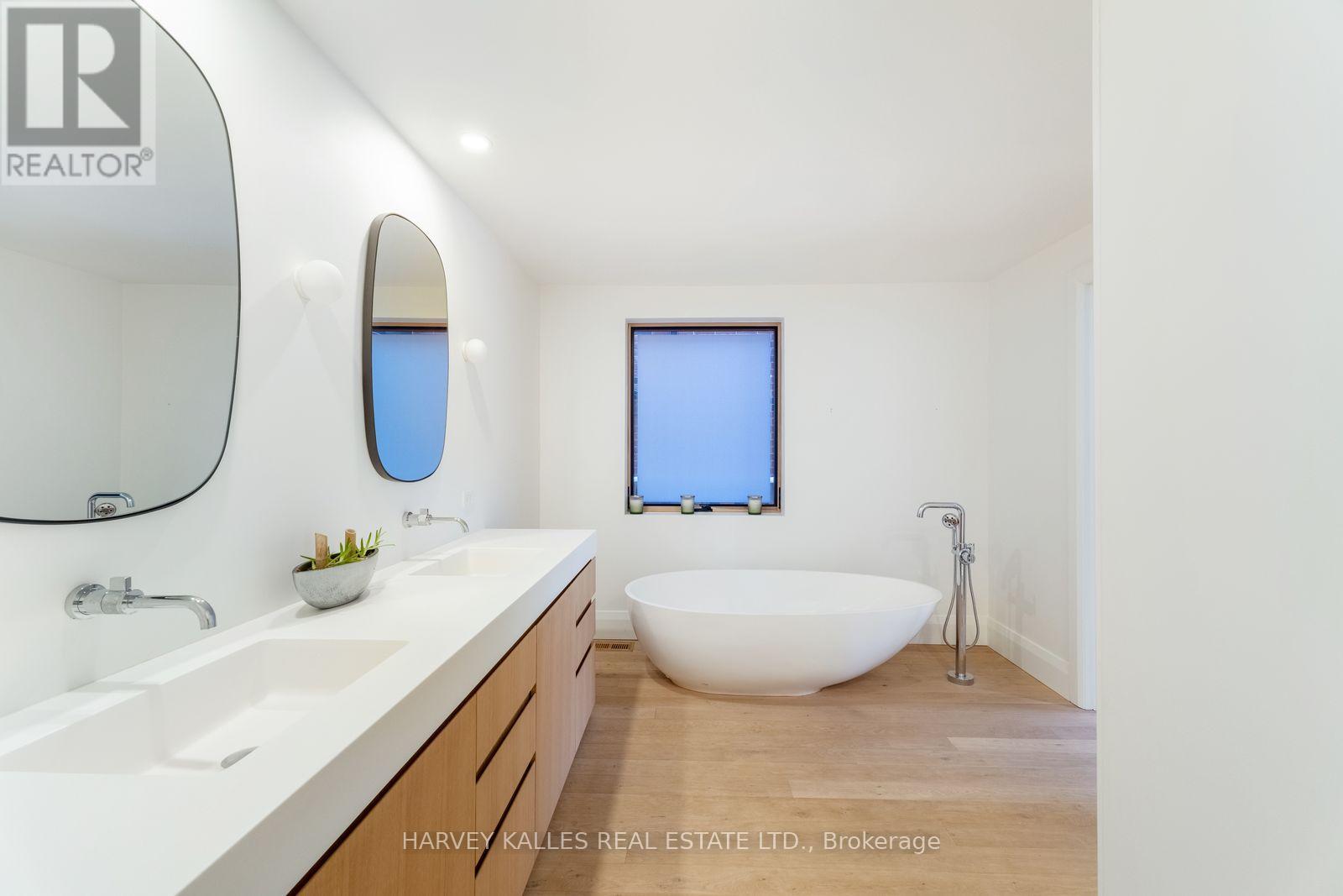 B - 34 Coulson Avenue, Toronto, Ontario  M4V 1Y5 - Photo 19 - C12838352