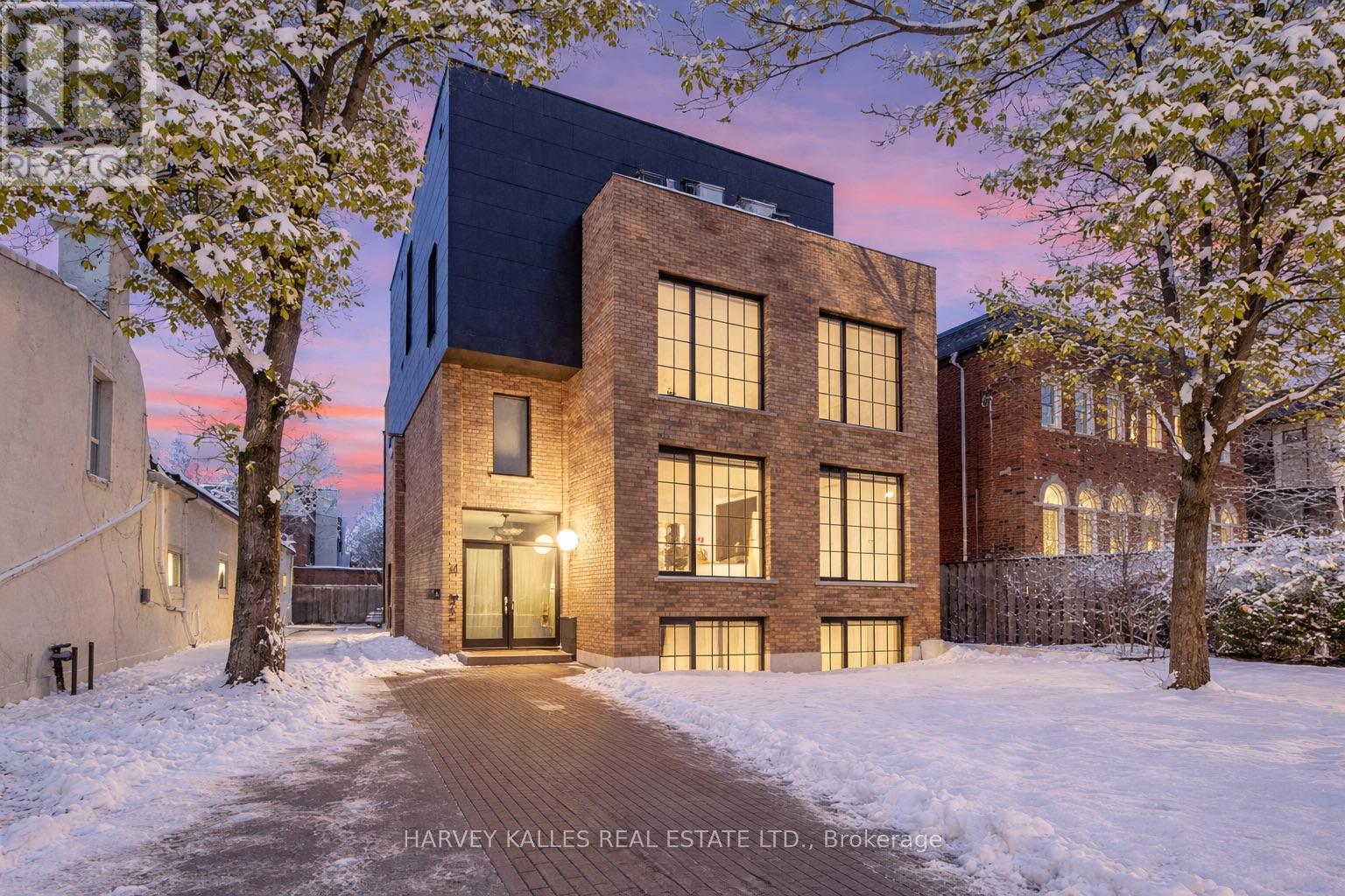 B - 34 Coulson Avenue, Toronto, Ontario  M4V 1Y5 - Photo 2 - C12838352