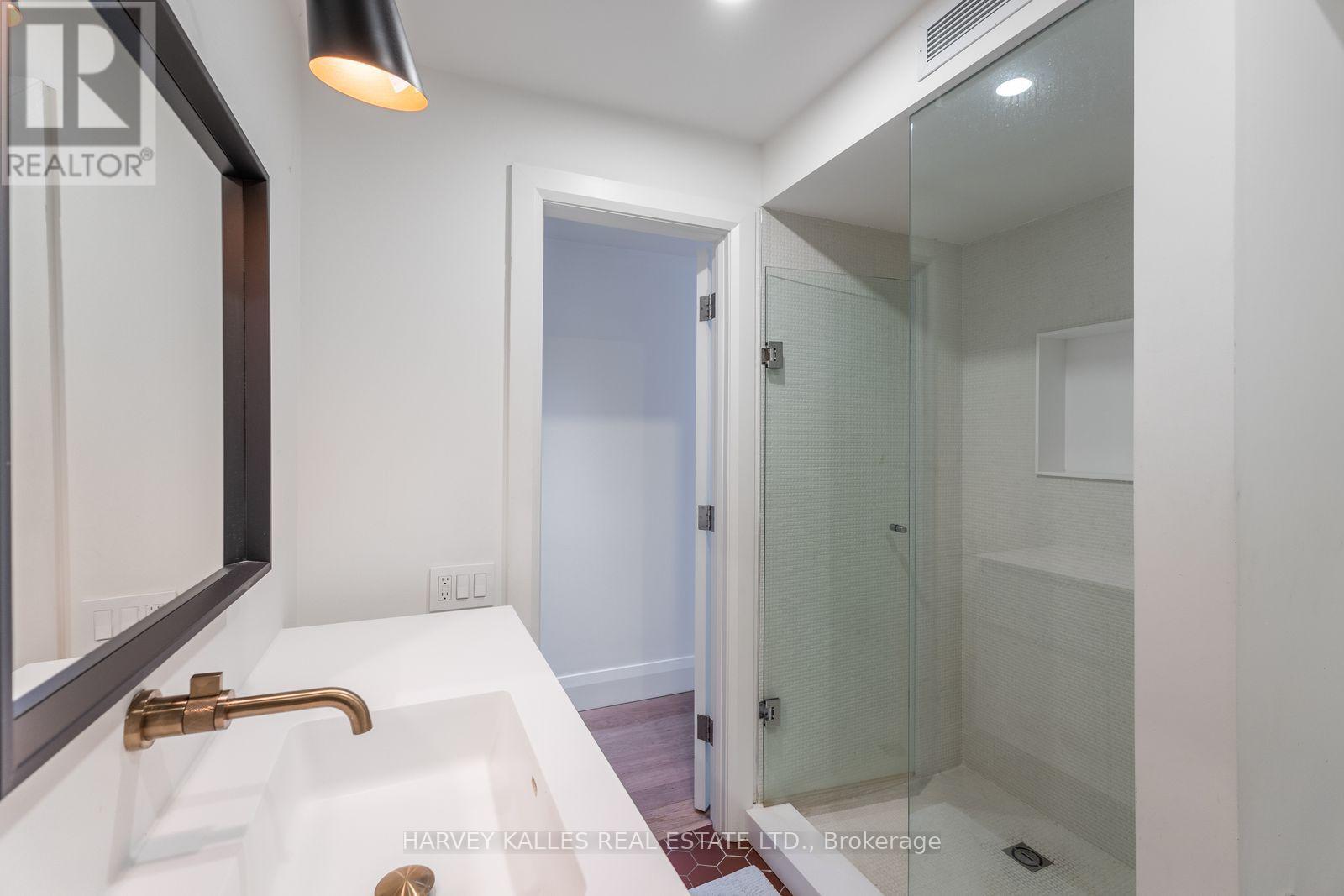 B - 34 Coulson Avenue, Toronto, Ontario  M4V 1Y5 - Photo 28 - C12838352