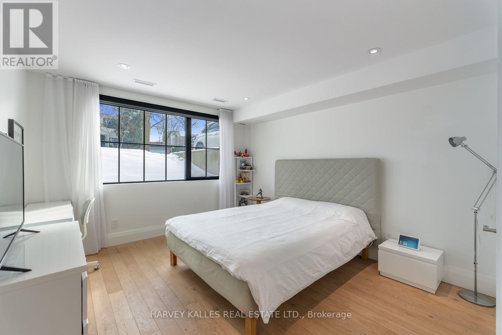 B - 34 Coulson Avenue, Toronto, Ontario  M4V 1Y5 - Photo 31 - C12838352