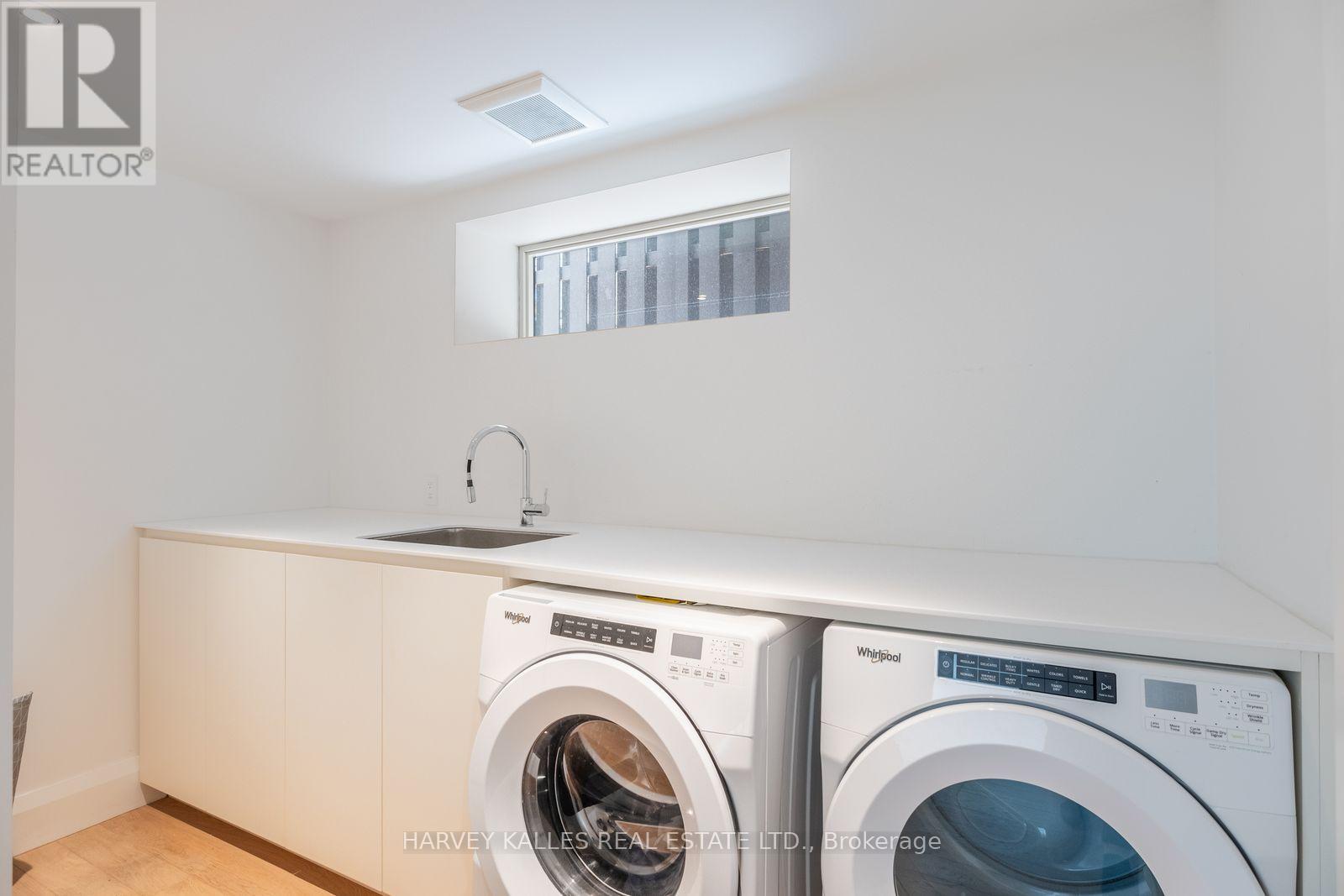 B - 34 Coulson Avenue, Toronto, Ontario  M4V 1Y5 - Photo 33 - C12838352