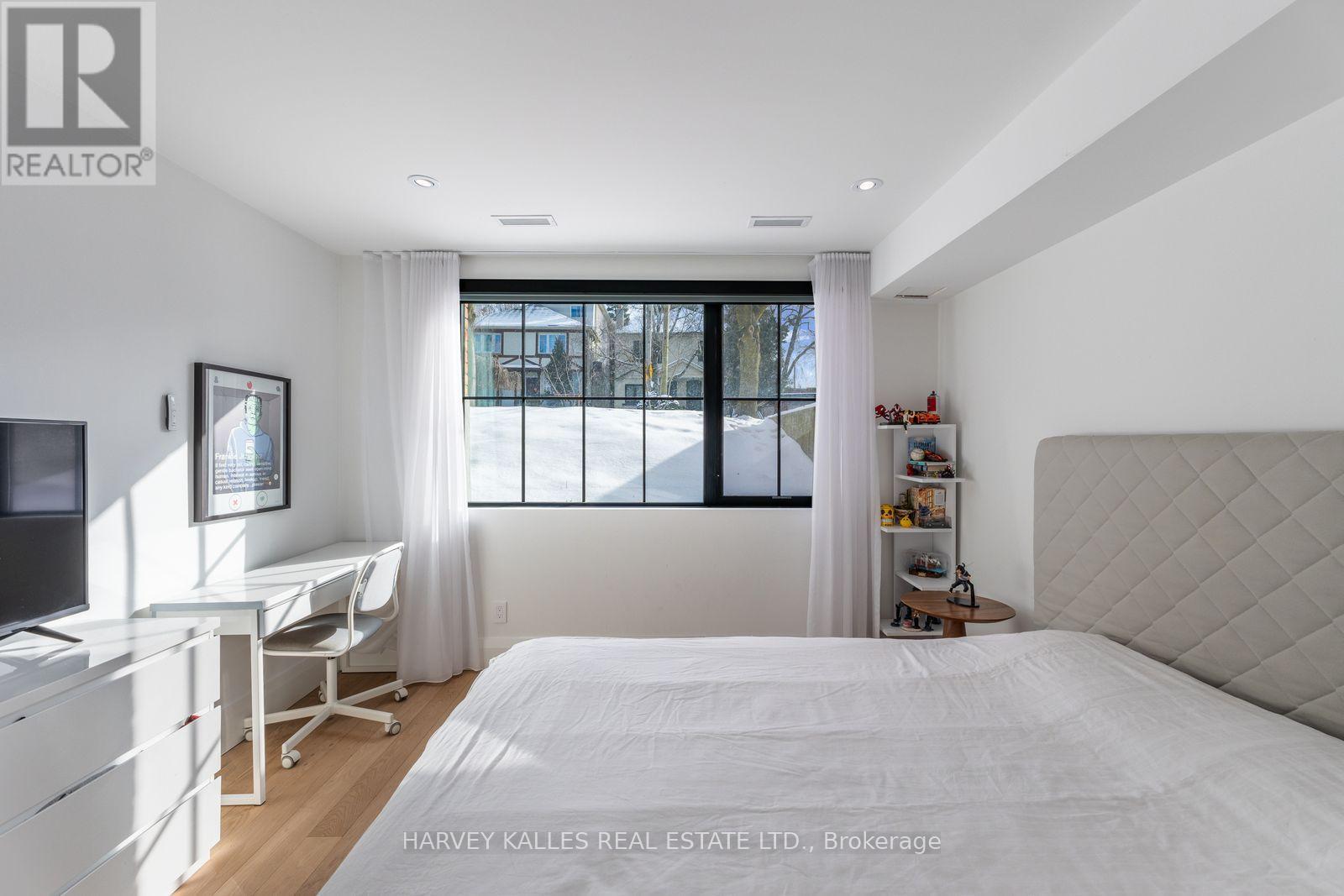 B - 34 Coulson Avenue, Toronto, Ontario  M4V 1Y5 - Photo 34 - C12838352